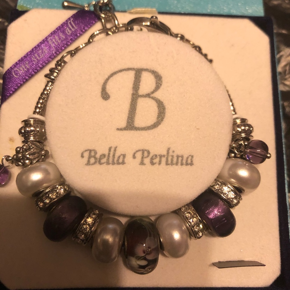 Final sale!!$ 25 Bella Perlina bracelet